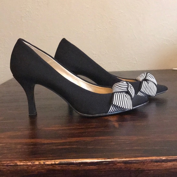 Caparros Shoes - Caparros Bow Front Pump